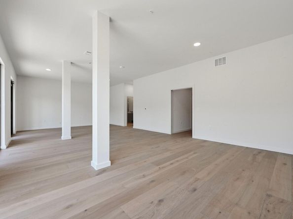 2209 S 1st ST 104, Austin TX 78704