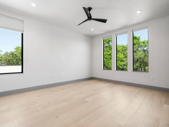 2402 S 3rd ST, Austin TX 78704