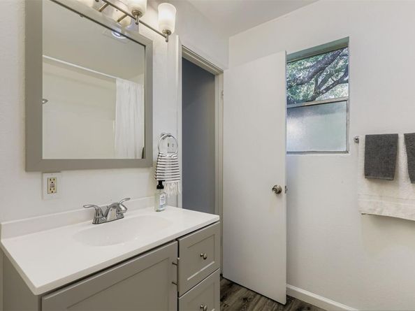 11533 Sandy Loam TRL, Austin TX 78750