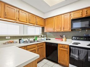 915 W 23rd ST 208, Austin TX 78705