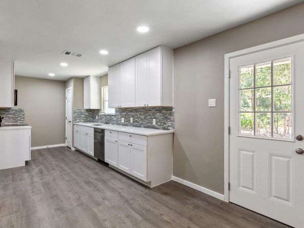 1301 Barrington DR, Austin TX 78753