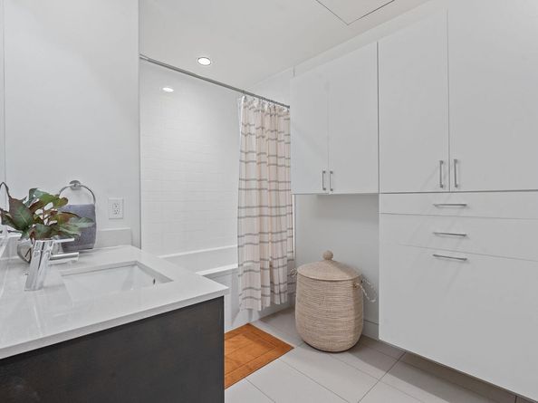 222 West Ave 1005, Austin TX 78701