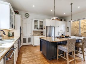 6815 Cougar RUN, Austin TX 78731