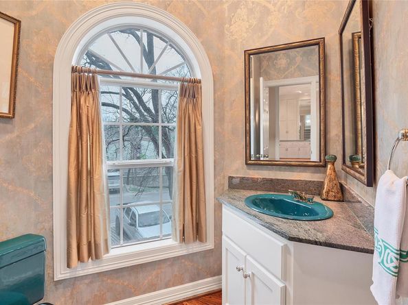 2716 Hillview Green LN, Austin TX 78703