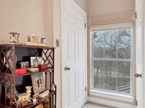 2716 Hillview Green LN, Austin TX 78703