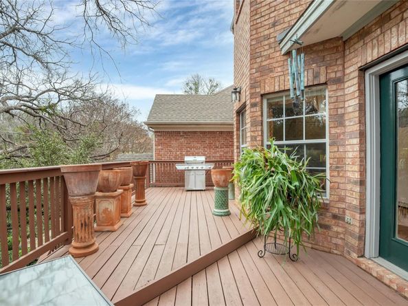 2716 Hillview Green LN, Austin TX 78703