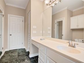 2716 Hillview Green LN, Austin TX 78703