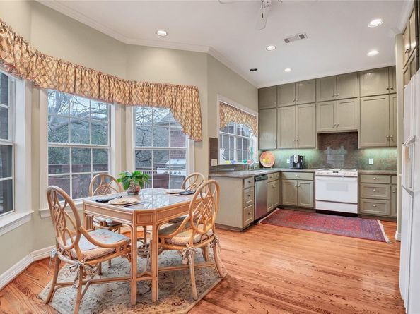 2716 Hillview Green LN, Austin TX 78703