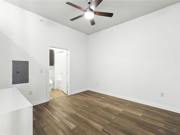 1900 Barton Springs RD 2003, Austin TX 78704