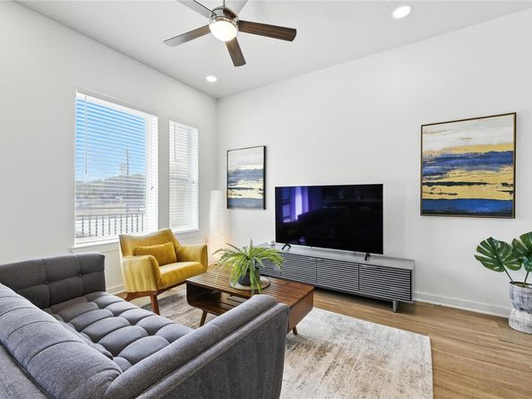 1900 Barton Springs RD 2003, Austin TX 78704
