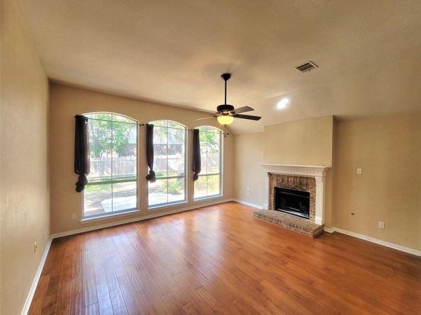 6405 Dunsmere CT, Austin TX 78749