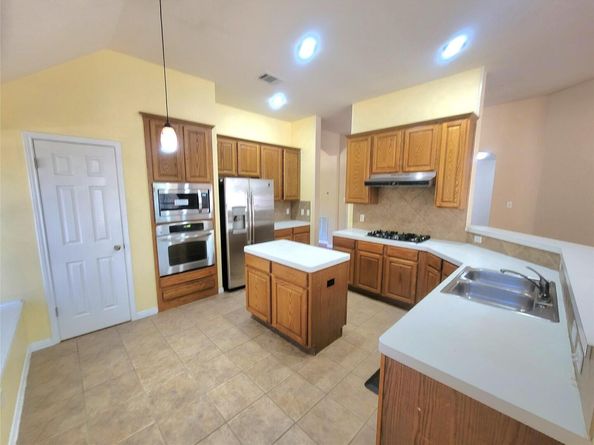6405 Dunsmere CT, Austin TX 78749