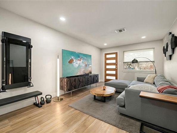 3015 Burning Oak DR 2, Austin TX 78704