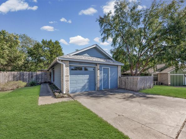 1117 Gatehouse DR, Austin TX 78753