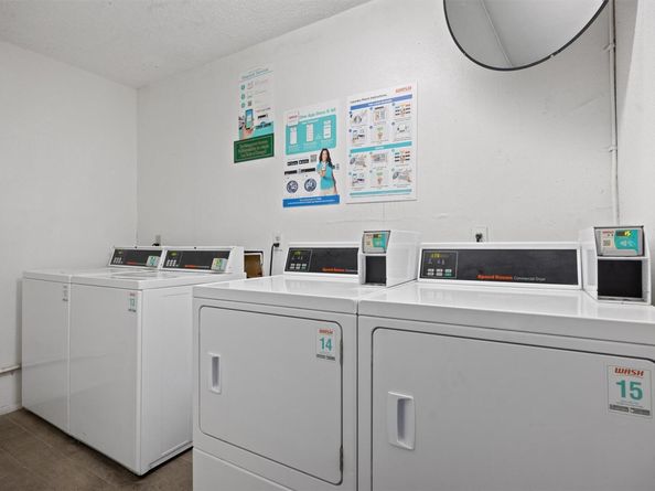 2803 Hemphill PARK 302, Austin TX 78705