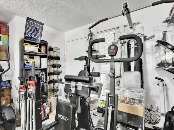 2803 Hemphill PARK 302, Austin TX 78705