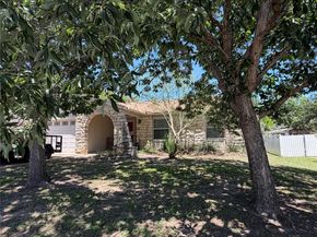 2000 Magazine ST, Austin TX 78727