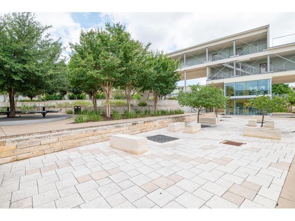 604 N Bluff DR 210, Austin TX 78745