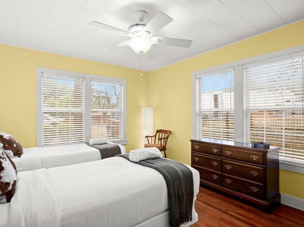 1406 Summit ST, Austin TX 78741