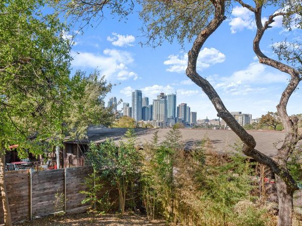 1406 Summit ST, Austin TX 78741