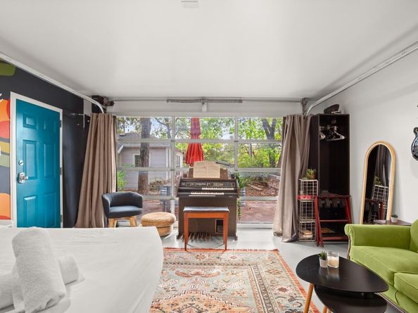 1406 Summit ST, Austin TX 78741