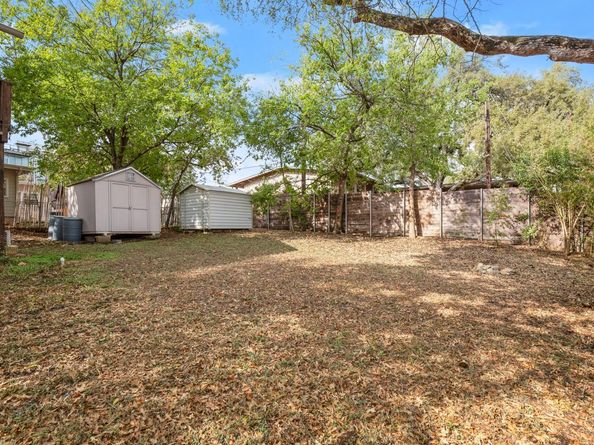 1406 Summit ST, Austin TX 78741