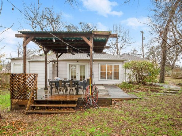 1406 Summit ST, Austin TX 78741