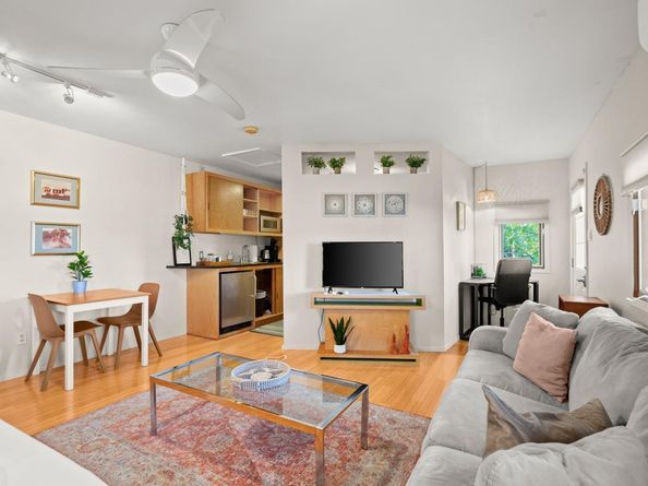 1406 Summit ST, Austin TX 78741