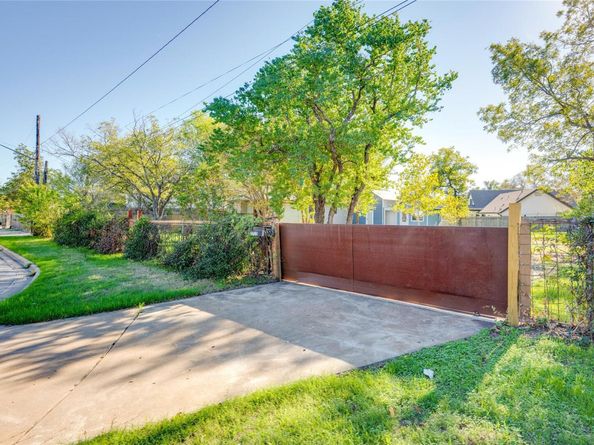 2713 Sweeney LN, Austin TX 78723