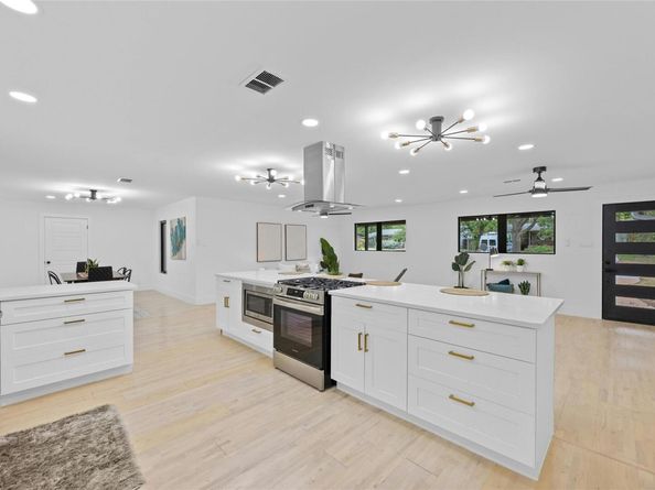 1305 Ridgehaven DR, Austin TX 78723