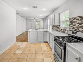 6906 CARVER Ave A, Austin TX 78752