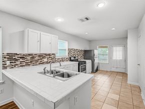 6906 CARVER Ave A, Austin TX 78752