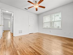 6906 CARVER Ave A, Austin TX 78752