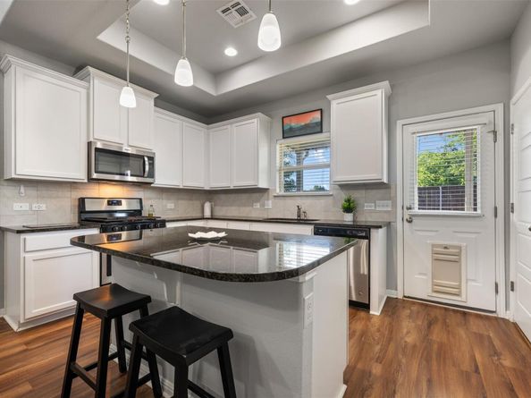 1404 Jenkins BND 11, Austin TX 78748