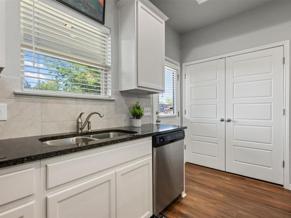1404 Jenkins BND 11, Austin TX 78748