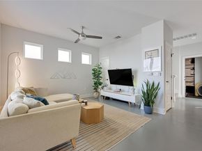 2009 Sager DR 270C, Austin TX 78741