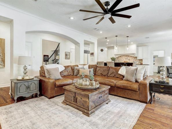 111 Roberts CIR, Georgetown TX 78633