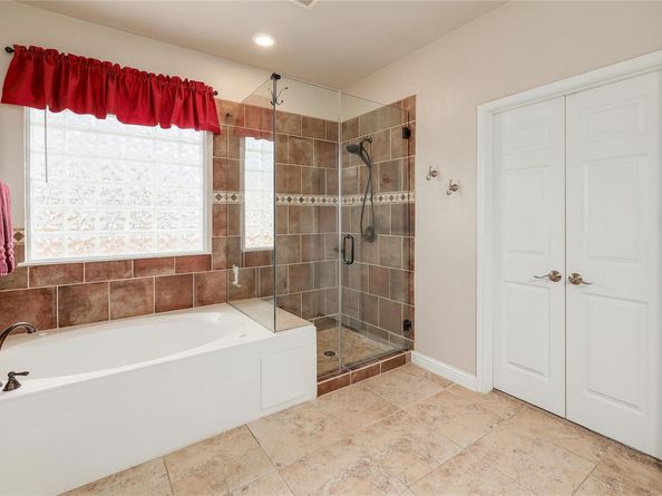 3333 Goldenoak CIR, Round Rock TX 78681