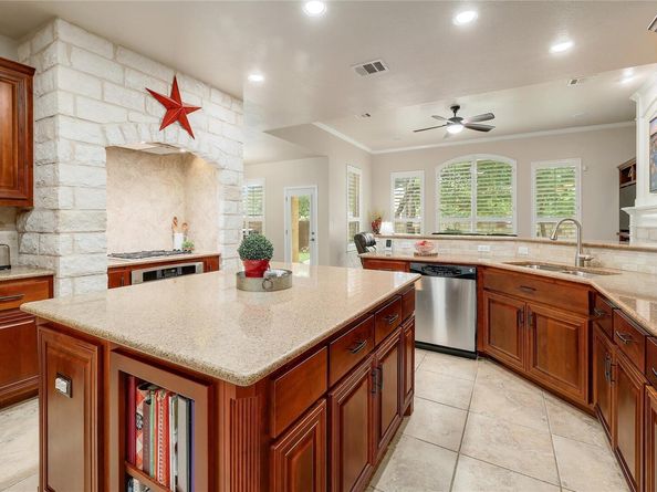 3333 Goldenoak CIR, Round Rock TX 78681