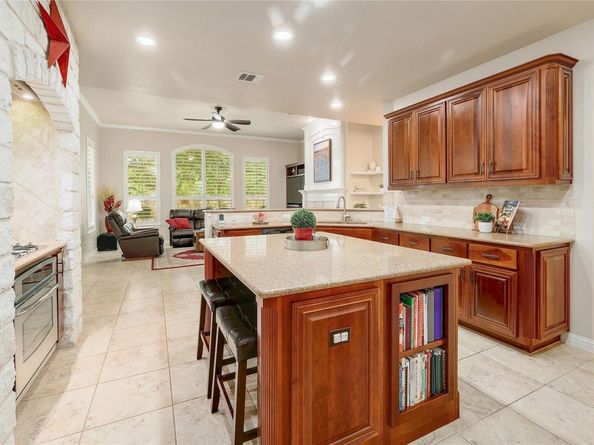 3333 Goldenoak CIR, Round Rock TX 78681