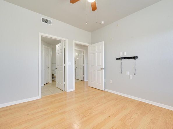 2320 Gracy Farms LN 932, Austin TX 78758