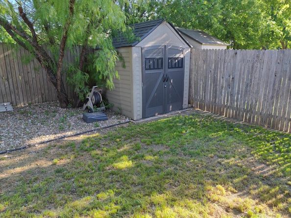 528 S Brook DR, Leander TX 78641
