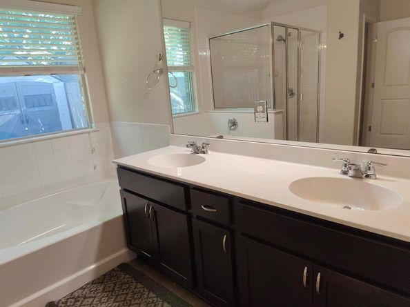 528 S Brook DR, Leander TX 78641