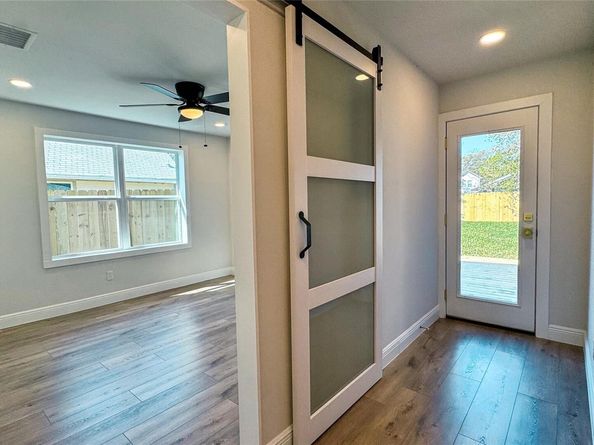 1712 Hillcrest LN, Austin TX 78721