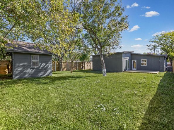 1712 Hillcrest LN, Austin TX 78721