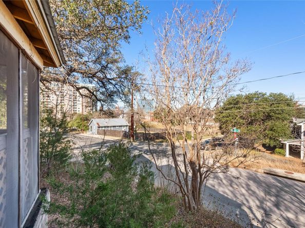 1001 Catalpa ST, Austin TX 78702