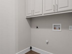 8 Cove Creek LN, Austin TX 78738