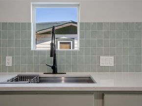 1176 Graham ST, Austin TX 78702