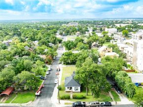 1909 E 14th ST, Austin TX 78702