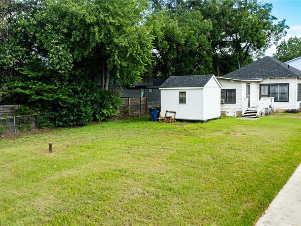 1909 E 14th ST, Austin TX 78702